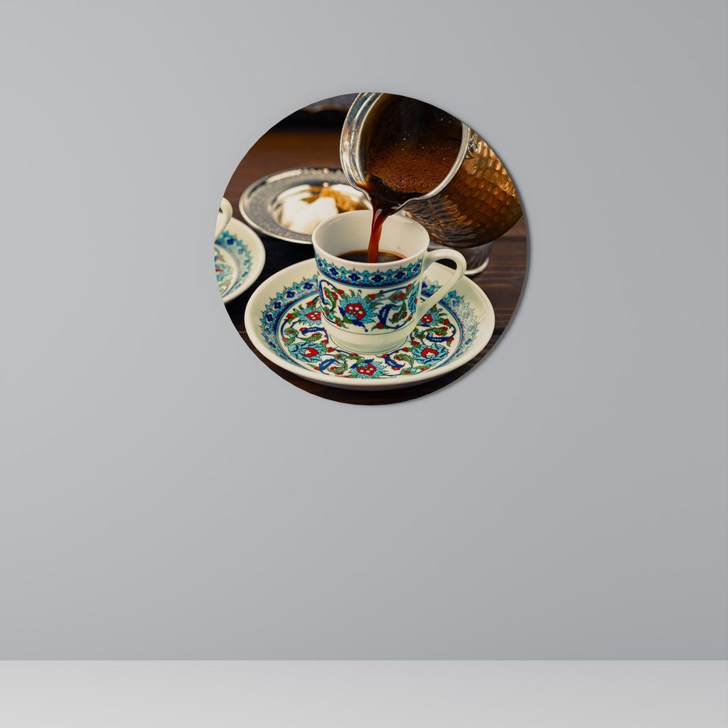 TRADITION DANS UNE TASSE Art mural rond