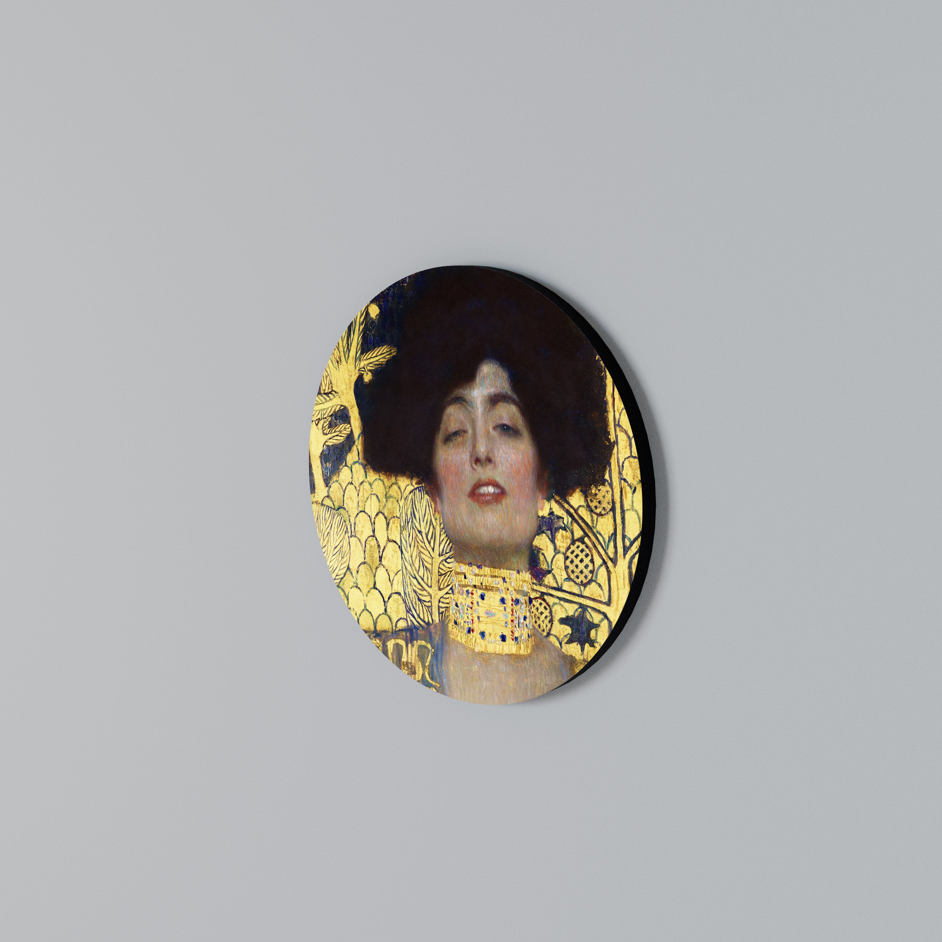 JUDITH WITHOUT HOLOFERNES Round Wall Art