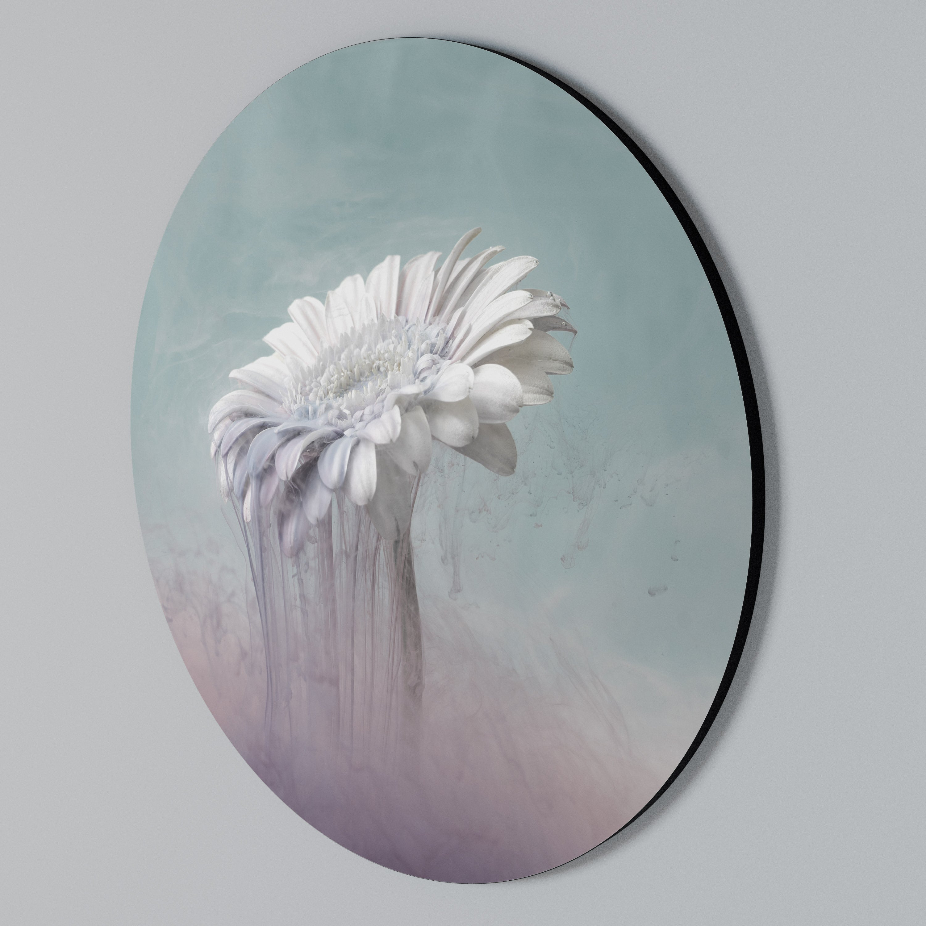 MELTING GERBERA Round Wall Art
