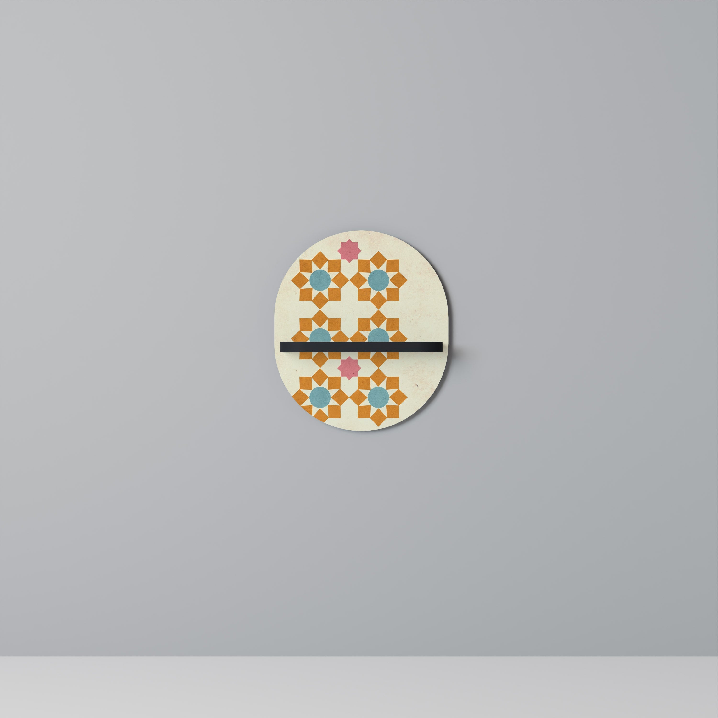 Étagère d'art ovale à décor floral en finition noire