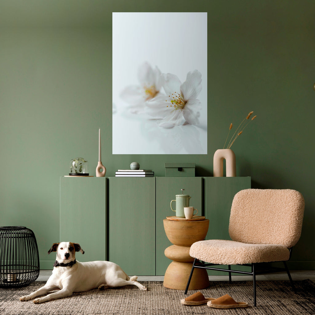 Affiche verticale autocollante « Pétales blancs fugaces »