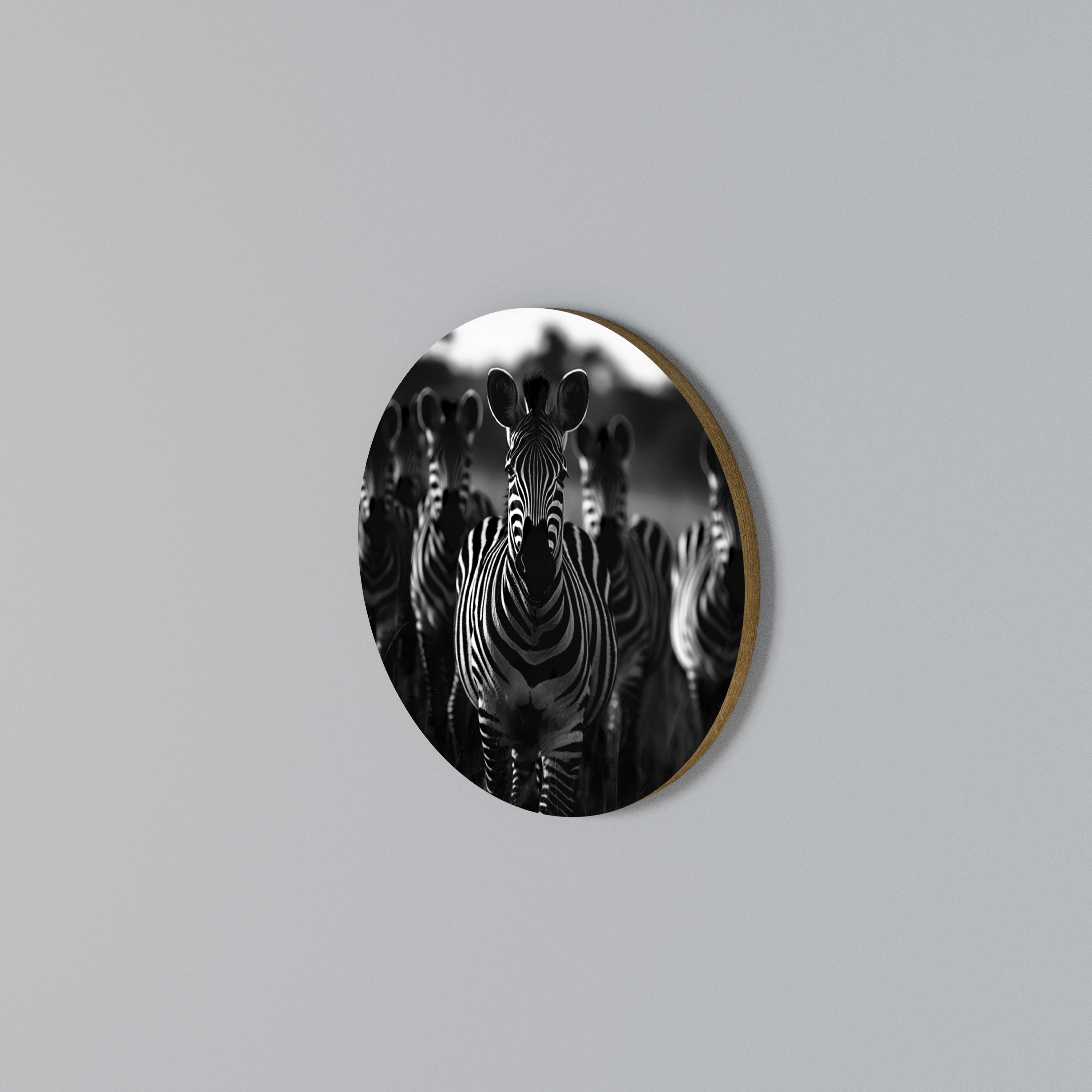 STRIPED SYMPHONY SAGA Round Wall Art