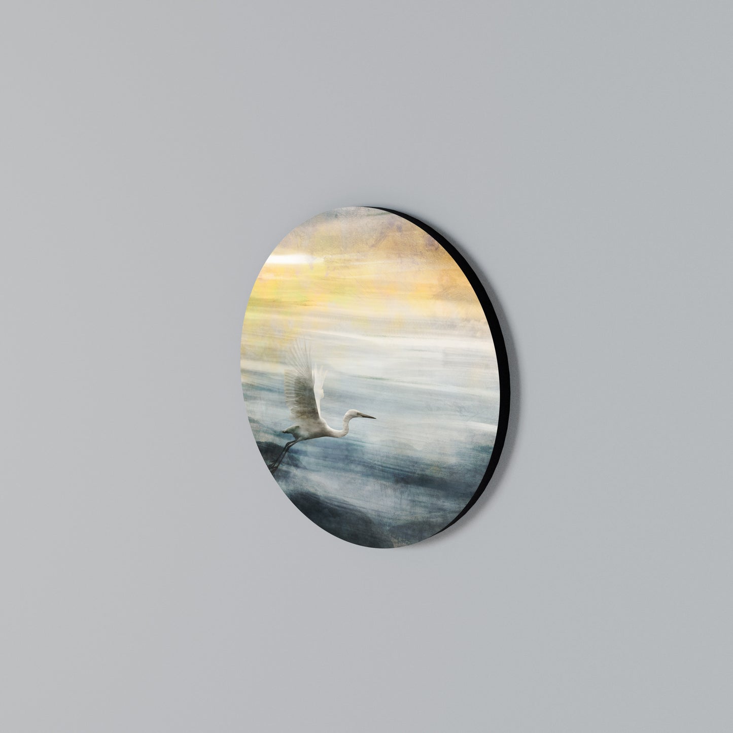 HERON IN FLY Round Wall Art